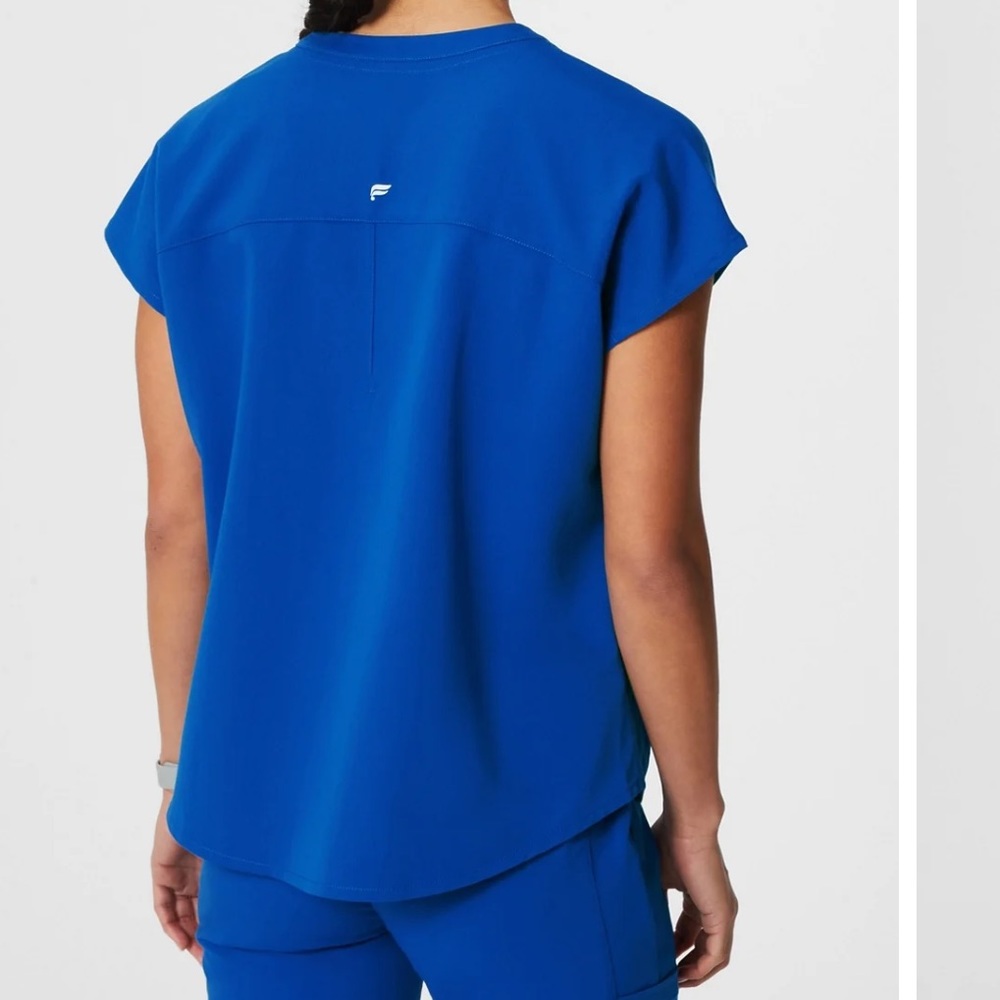 Fabletics Scrub Top - Picture 3 of 7